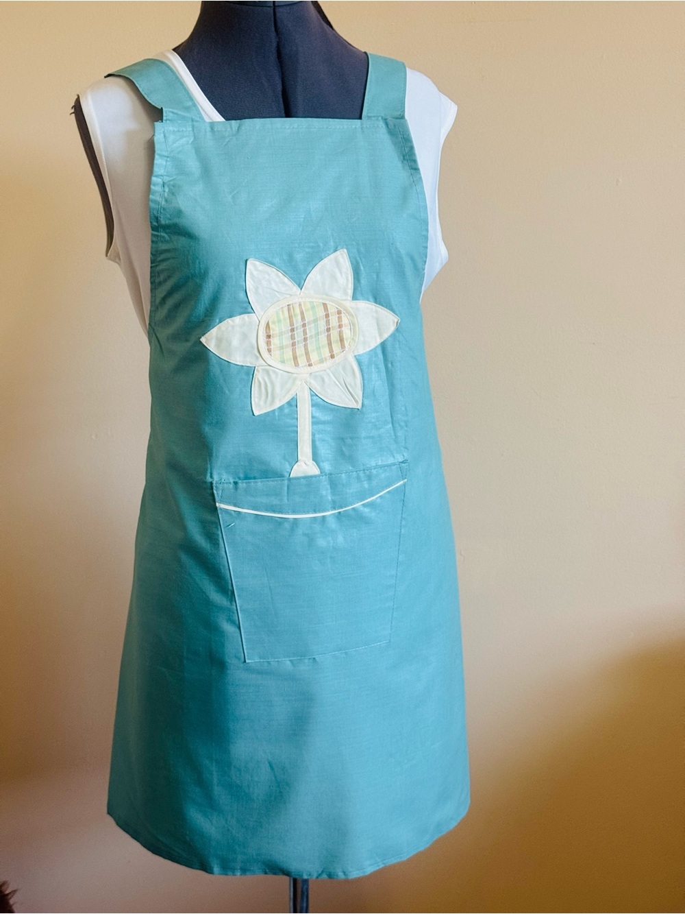 NWOT Teal  Floral Pocket Apron - Home Kitchen
